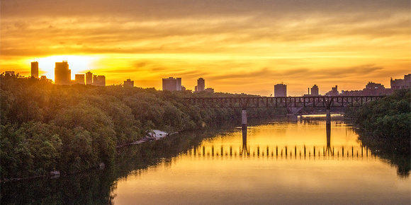 Mississippi River Sunset from the Lake Street Bridge