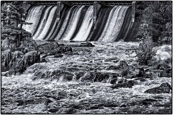 The Thomson Dam in B&W